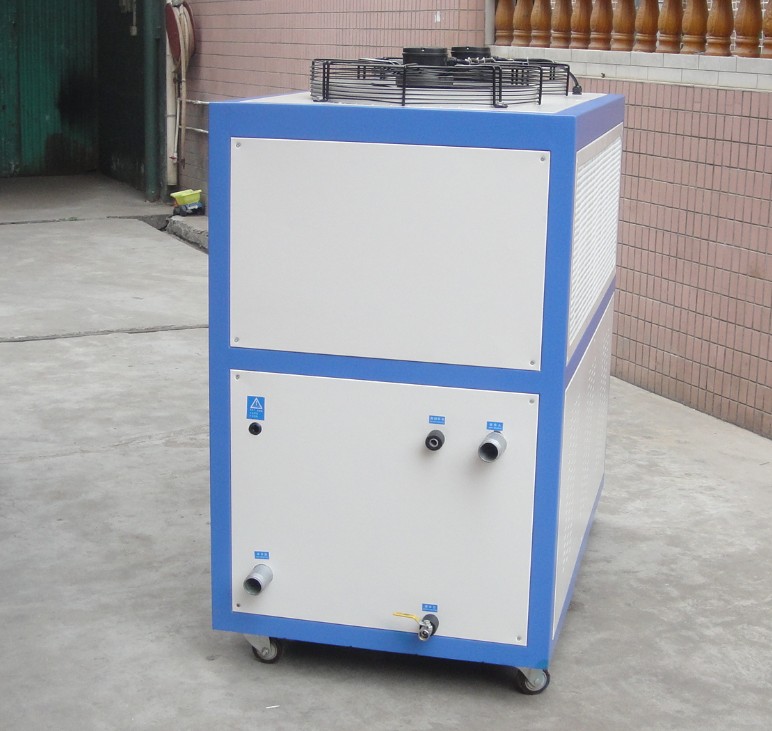 風(fēng)冷式冷水機(jī)組的顯著優(yōu)勢