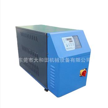 ▲高溫型模溫機(jī)▼不再為控制溫度而煩惱