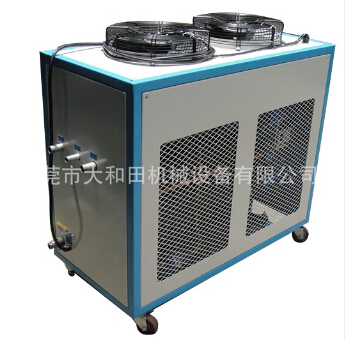 各行各業(yè)需要它——小型冷水機(jī)